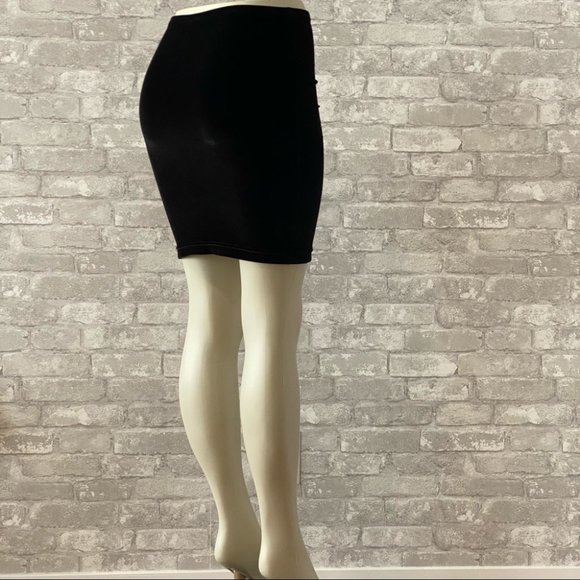 SOLD | American Apparel Black Velvet Mini Skirt - Picture 4 of 16